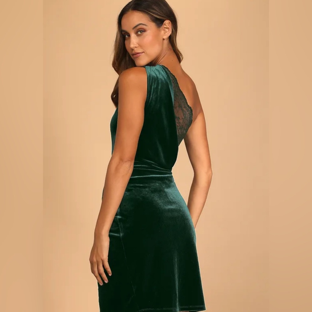 All The Luxe Dark Green Velvet Lace One-Shoulder Mini Dress